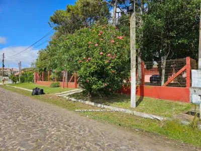LOTE 002 - Um Imóvel na Rua Eurico Gaspar, em Imbé RS