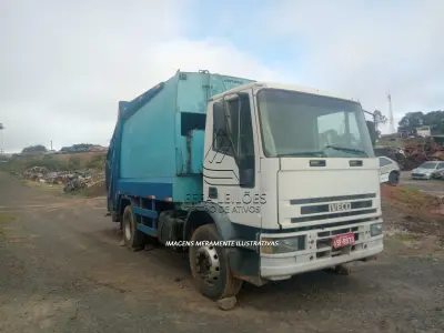 LOTE 001 - UM CAMINHÃO COMPACTADOR DE LIXO, MARCA IVECO, MODELO  EUROCARGO 170E22, COR BRANCA, PLACAS ISF-8933, ANO/MODELO 2011/2011, RENAVAM 00344732479
