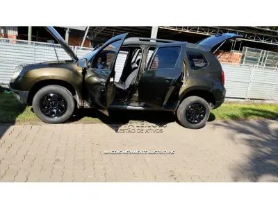 LOTE 001 - VEÍCULO RENAULT/DUSTER 1.6 E 4X2, PLACAS IUW-6G15, ANO 2013, MODELO 2014, COR VERDE, ÁLCOOL/GASOLINA, RENAVAM 586889973, CHASSI 93YHSR7P5EJ921727