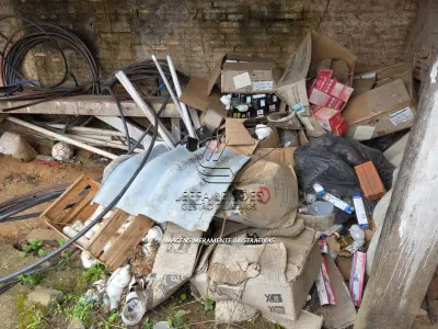 LOTE 011 - SUCATAS DE FERRO