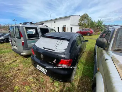 LOTE 001 - Um veículo VW/Gol, Placas IQS 2139, ano e modelo 2010, cor preta, flex, Renavam 00203766156, chassi 9BWAA05U2AT245725.