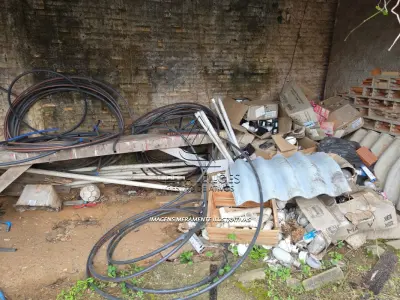 LOTE 011 - SUCATAS DE FERRO