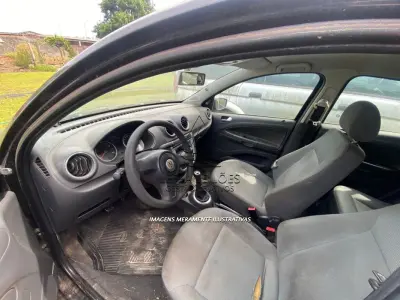 LOTE 001 - Um veículo VW/Gol, Placas IQS 2139, ano e modelo 2010, cor preta, flex, Renavam 00203766156, chassi 9BWAA05U2AT245725.