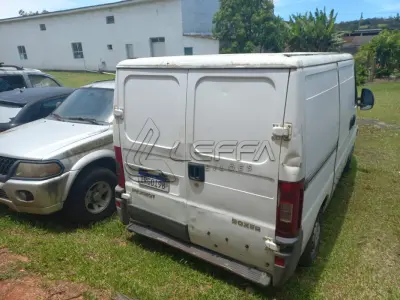 UM VEÍCULO PEUGEOT/BOXER F330C 23S, COR BRANCA, PLACAS IRG0I98, ANO/MODELO 2010/2011, RENAVAM 253719666