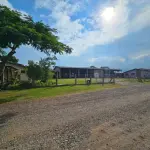 UM TERRENO COM EDIFICAÇÃO, MEDINDO 1200M² (40MX30M), NA RUA JOÃO BORGES DELFINO, SANTO ANJO DA GUARDA, ÀS MARGENS DA BR-101, TRÊS CACHOEIRAS/RS.