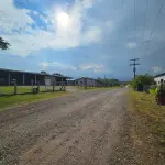 UM TERRENO COM EDIFICAÇÃO, MEDINDO 1200M² (40MX30M), NA RUA JOÃO BORGES DELFINO, SANTO ANJO DA GUARDA, ÀS MARGENS DA BR-101, TRÊS CACHOEIRAS/RS.