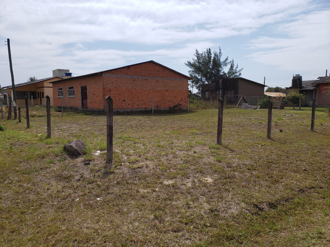Terreno Urbano localizado na Praia Azul, lote 01 da quadra 25, em Arroio do Sal/RS