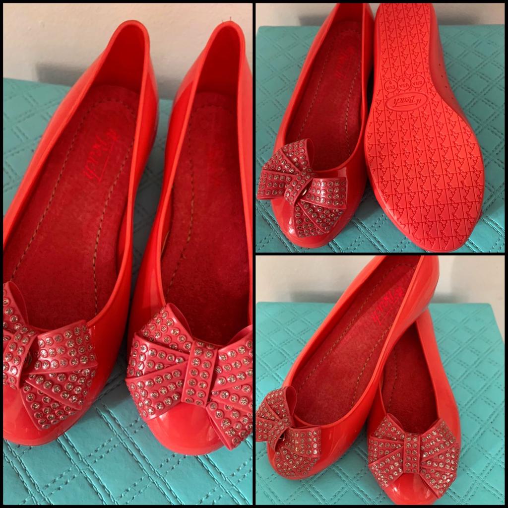 200 PARES DE SAPATILHAS