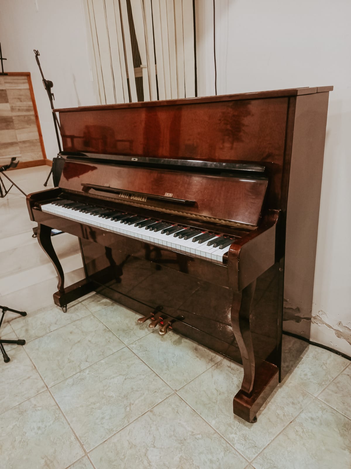 Piano Vertical Fritz Dobbert