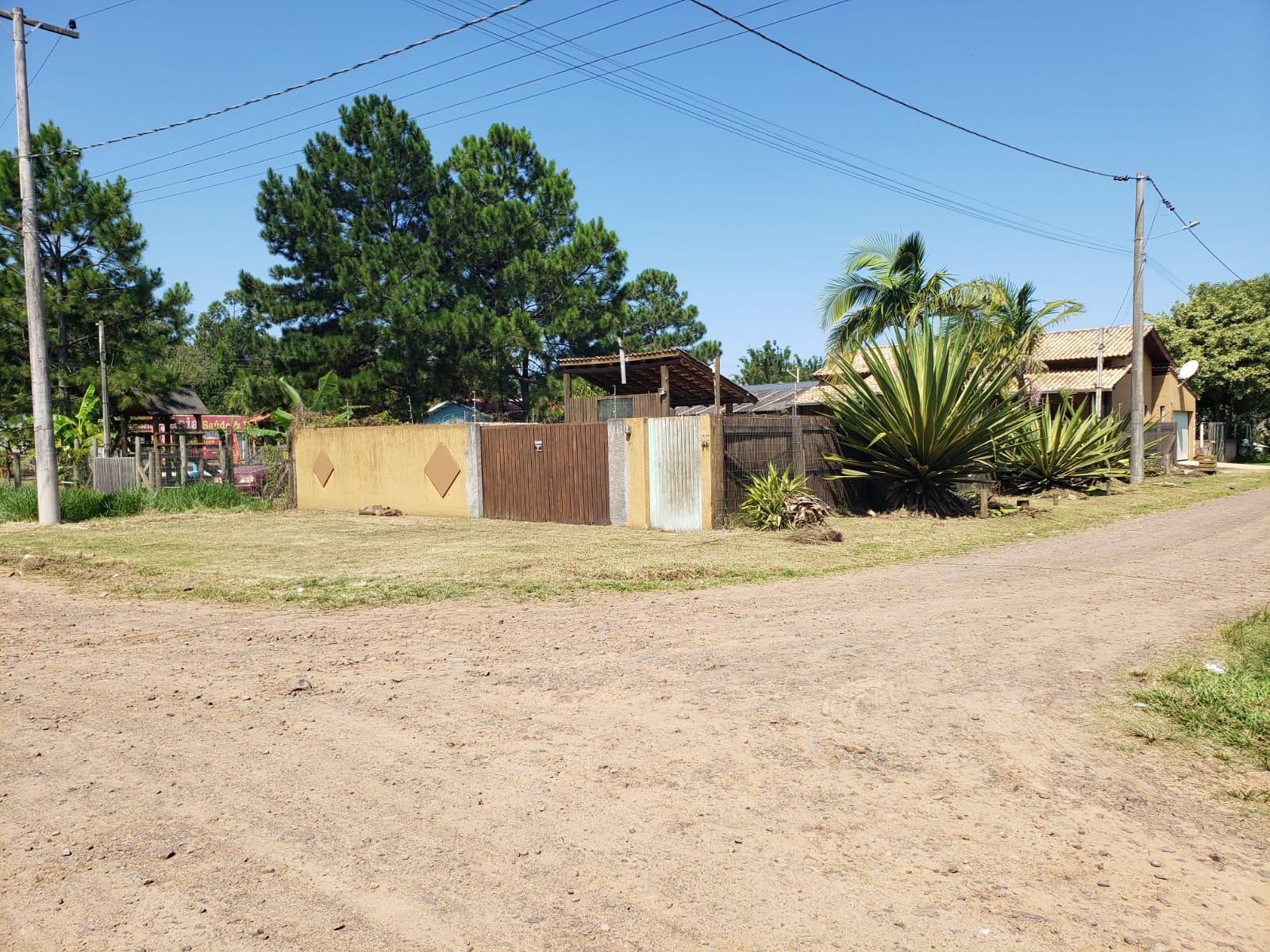 Terreno Urbano, com edificação, situado no jardim monte carlo, na Itapeva em Torres RS