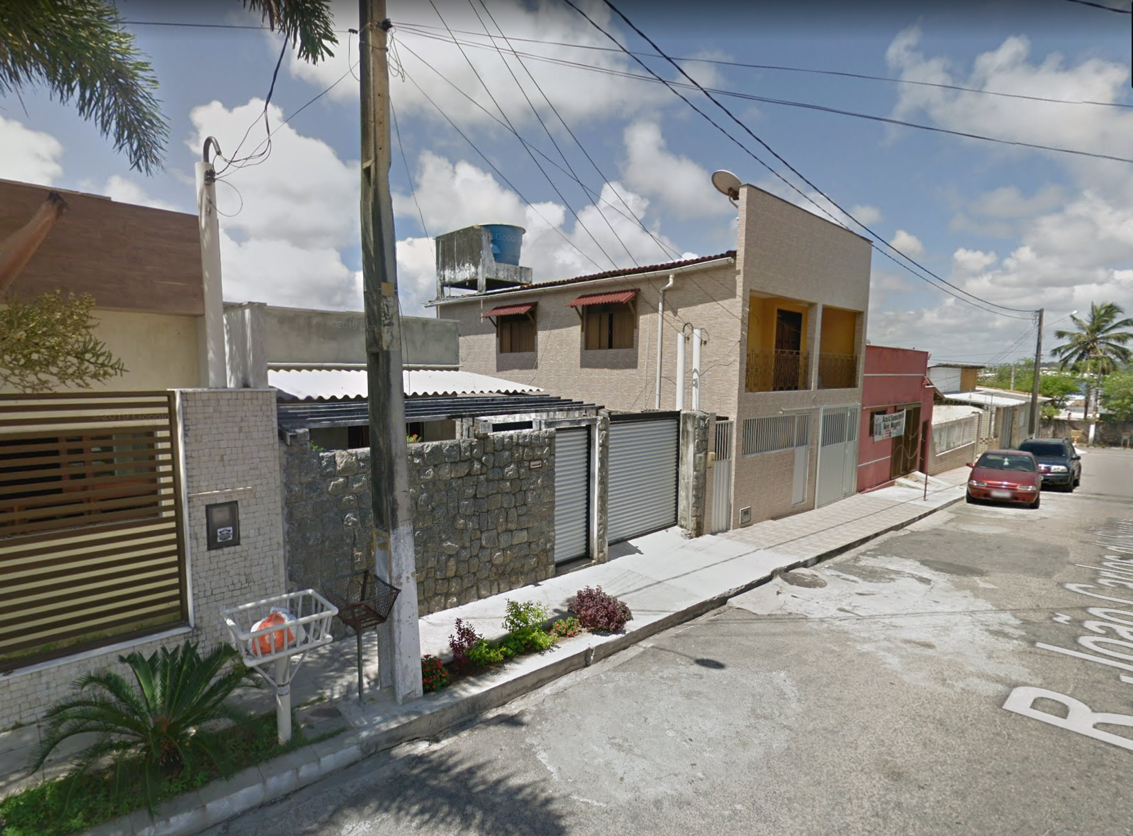 UM PRÉDIO RESIDENCIAL, Nº 68, SITUADO À RUA JOÃO CARLOS DE SOUZA, EM NATAL RN