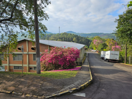 UM COMPLEXO INDUSTRIAL, EDIFICADO SOBRE UM TERRENO COM ÁREA TOTAL DE 52.071,98 M², LOCALIZADO NA RS-239, Nº 5.966, NO MUNICÍPIO DE CAMPO BOM/RS, EM REGIÃO DE FÁCIL ACESSO E COM RELEVANTE POTENCIAL LOGÍSTICO E INDUSTRIAL.
