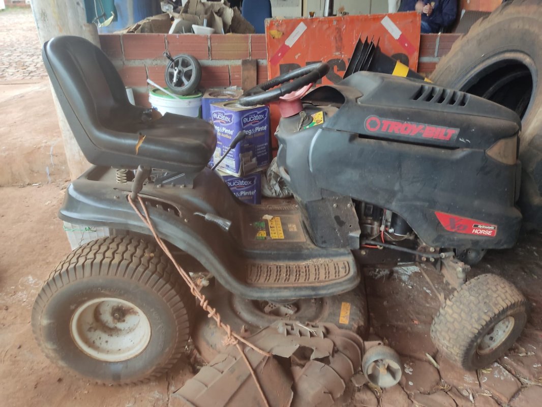 LOTE 007 - TRATOR CORTADOR DE GRAMA TROY BILT 20 HP